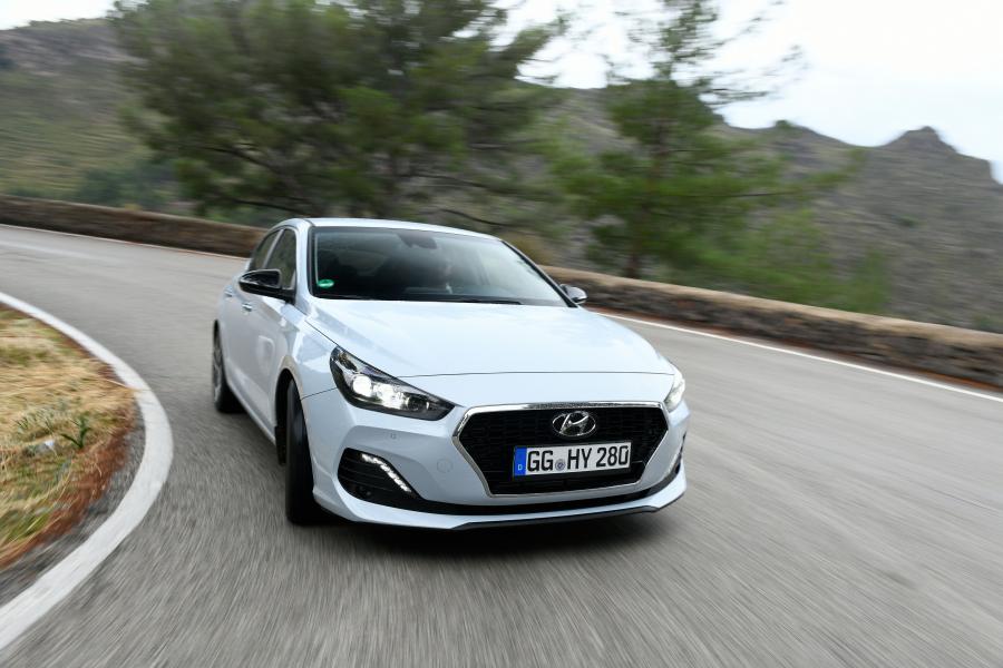  Hyundai i30 Fastback (PD) 2017 года  (WW) (фото 23 из 51)